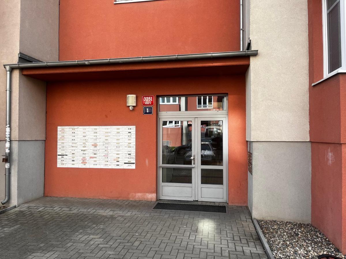 Monfas Apartment Garden City Прага Экстерьер фото
