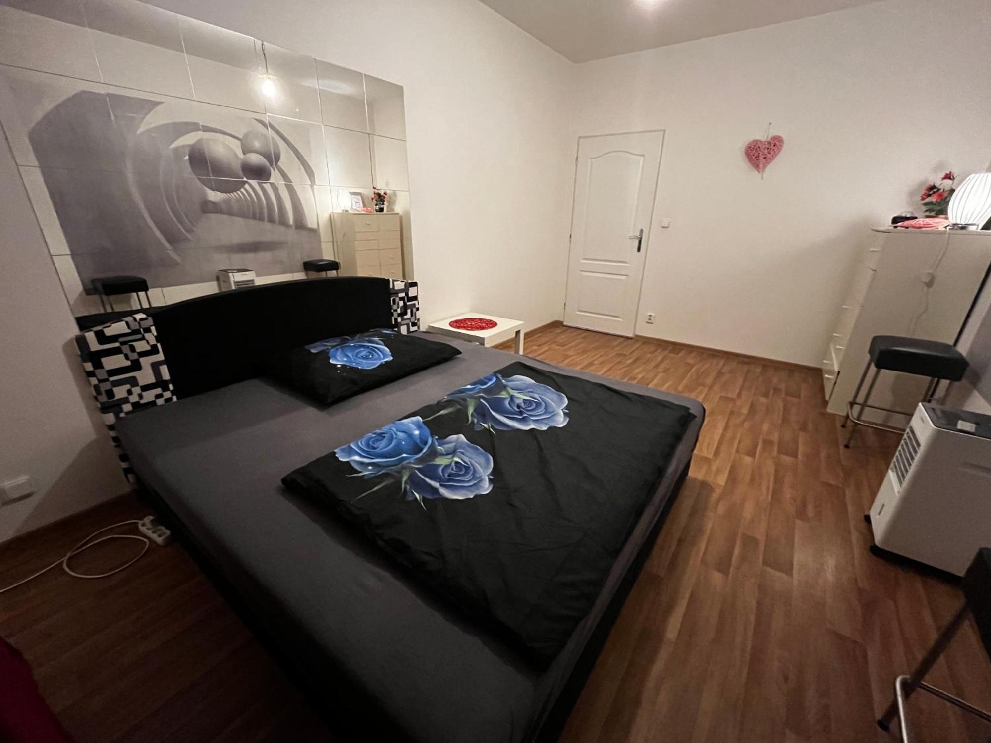 Monfas Apartment Garden City Прага Экстерьер фото